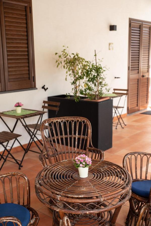 Maria Tindara "La Locanda" Vulcano  Exterior foto